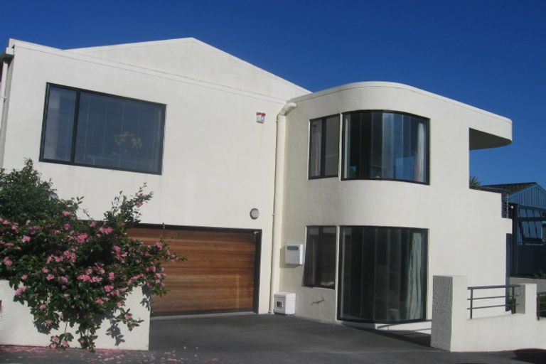 Photo of property in 8 Taumaru Avenue, Lowry Bay, Lower Hutt, 5013