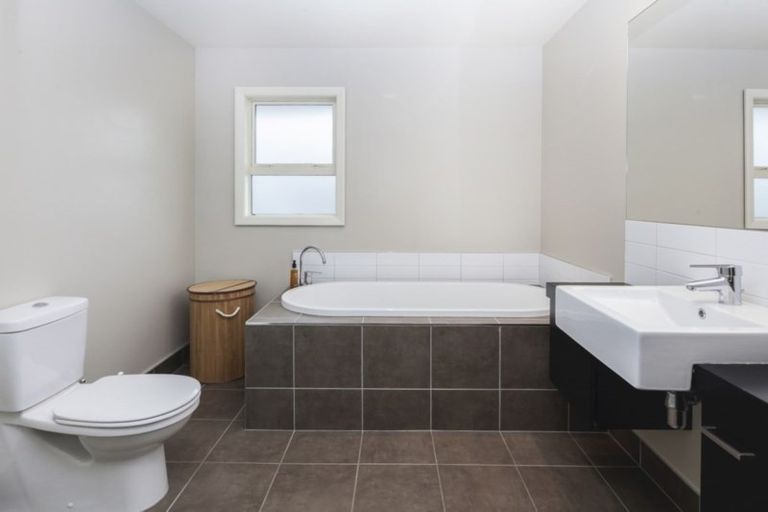 Photo of property in 42a Gleneagles Terrace, Ilam, Christchurch, 8053