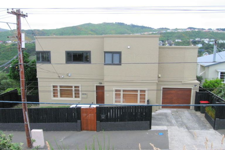 Photo of property in 10 Mills Road, Brooklyn, Wellington, 6021