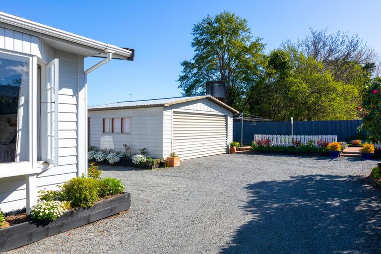 Photo of property in 71 Main North Road, Geraldine, 7930