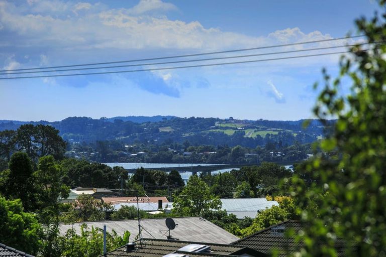 Photo of property in 420/18 Sunnyhaven Avenue, Beach Haven, Auckland, 0626