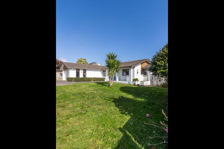 Photo of property in 125 Whitford Road, Somerville, Auckland, 2014