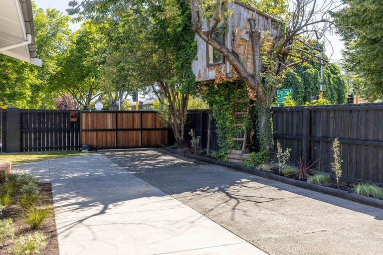 Photo of property in 114 Strickland Street, Sydenham, Christchurch, 8023