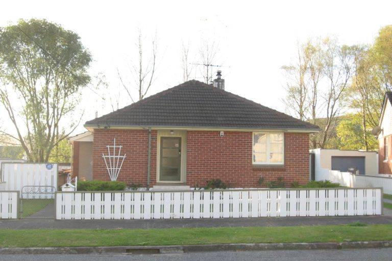 Photo of property in 25 Prouse Crescent, Naenae, Lower Hutt, 5011