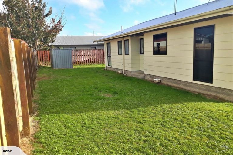Photo of property in 11 Balmoral Street, Levin, 5510