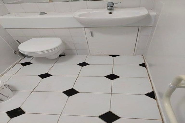 Photo of property in 17/67 Princes Street, Northcote Point, Auckland, 0627