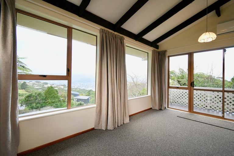 Photo of property in 16 Wilson Grove, Normandale, Lower Hutt, 5010