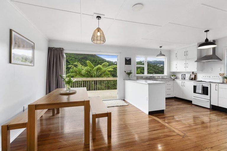 Photo of property in 25 Spencer Street, Crofton Downs, Wellington, 6035