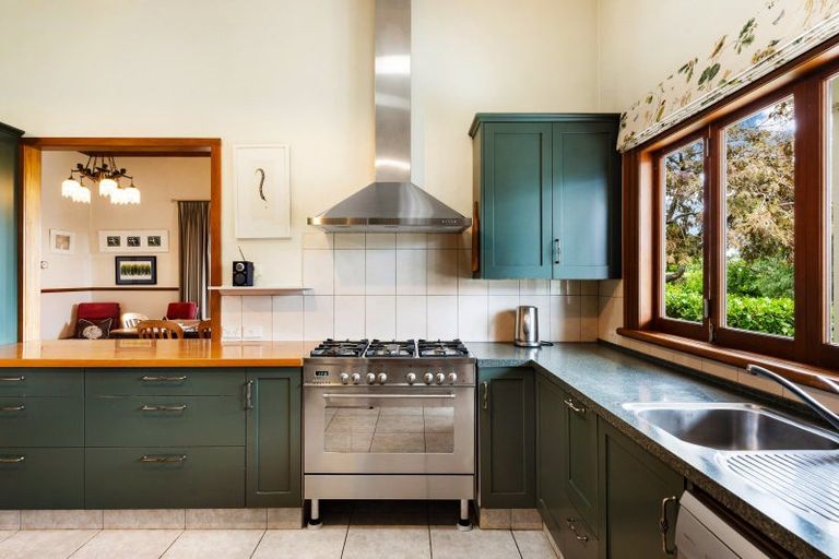 Photo of property in 389 Saint Georges Road, Havelock North, 4130