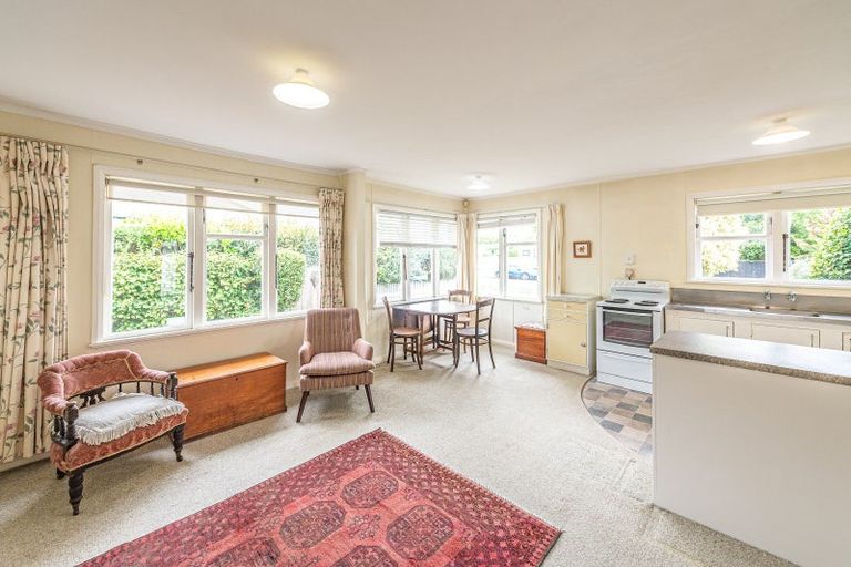 Photo of property in 22 Selwyn Crescent, College Estate, Whanganui, 4500