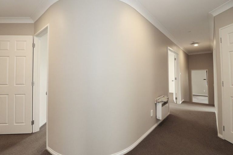Photo of property in 33 Annalong Road, Dannemora, Auckland, 2016