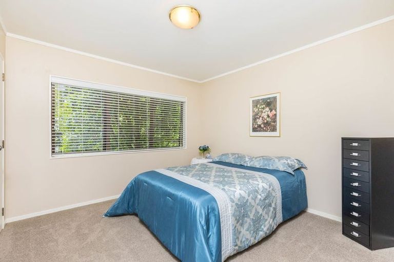 Photo of property in 13 Framalda Place, Conifer Grove, Takanini, 2112