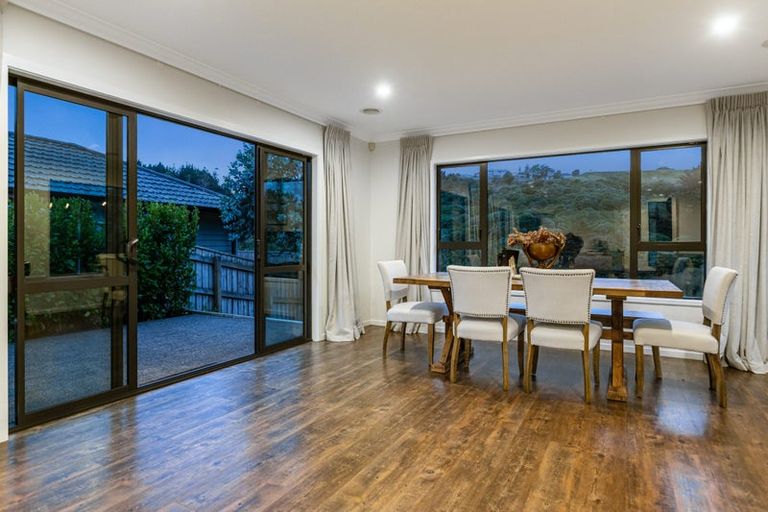 Photo of property in 8 Tararua Close, Aotea, Porirua, 5024