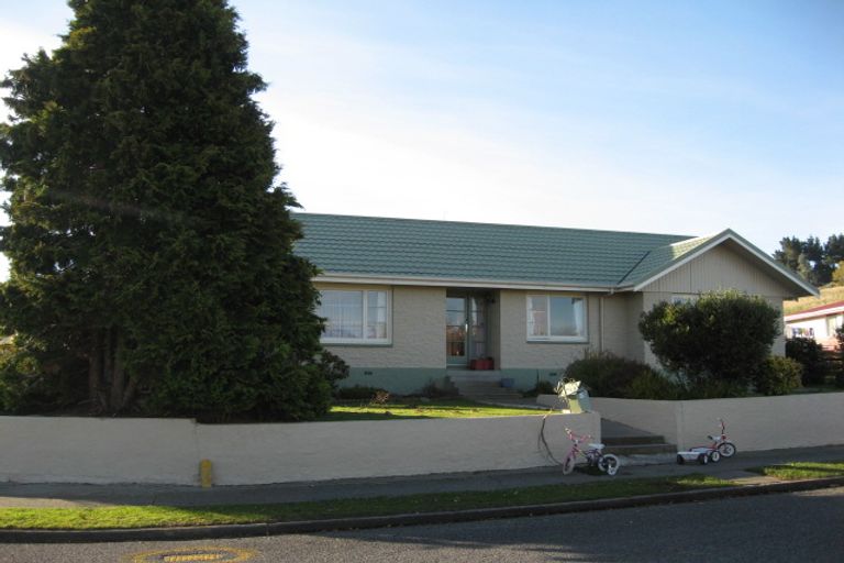 Photo of property in 83 Walker Crescent, East Gore, Gore, 9710