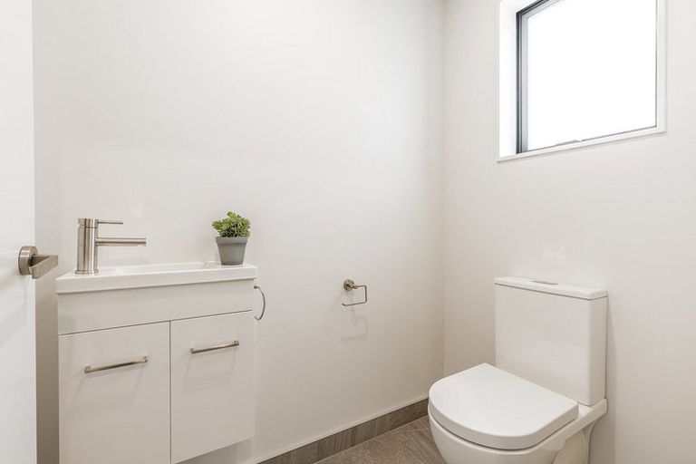 Photo of property in 28 Holystone Road, Whitby, Porirua, 5024