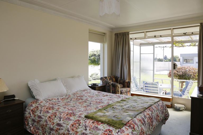 Photo of property in 1 Weston Road, Holmes Hill, Oamaru, 9401