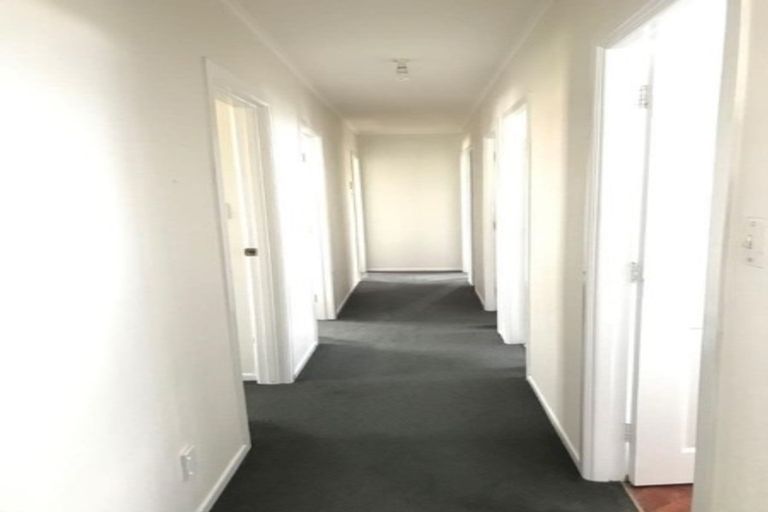 Photo of property in 7 Kiernan Place, Kelston, Auckland, 0602