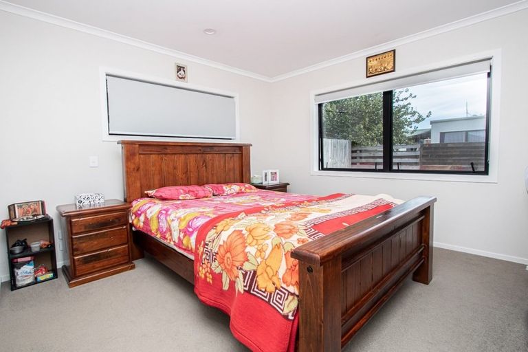 Photo of property in 2/9 Heath Street, Saint Andrews, Hamilton, 3200