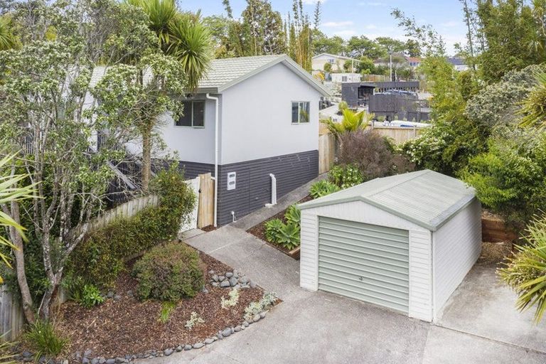 Photo of property in 91a Woodglen Road, Glen Eden, Auckland, 0602