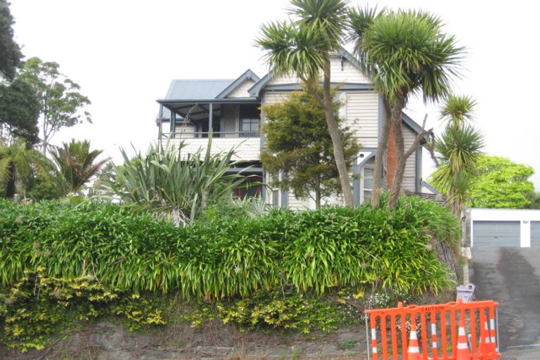 Photo of property in 17 Vivian Street, New Plymouth, 4310