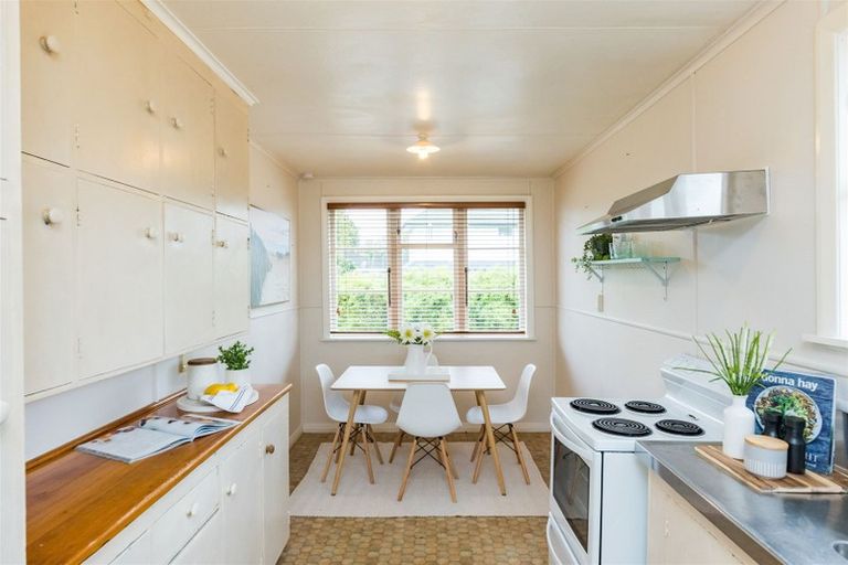 Photo of property in 6 Tilbury Avenue, Hokowhitu, Palmerston North, 4410