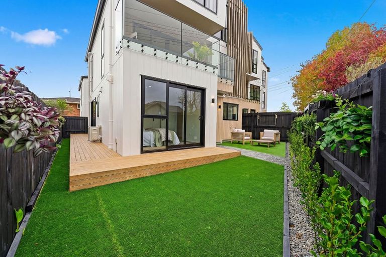 Photo of property in 8d Stanley Avenue, Milford, Auckland, 0620