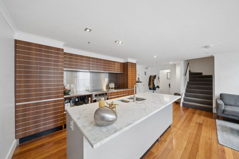 Photo of property in Augusta Apartments, 20/254 Willis Street, Te Aro, Wellington, 6011