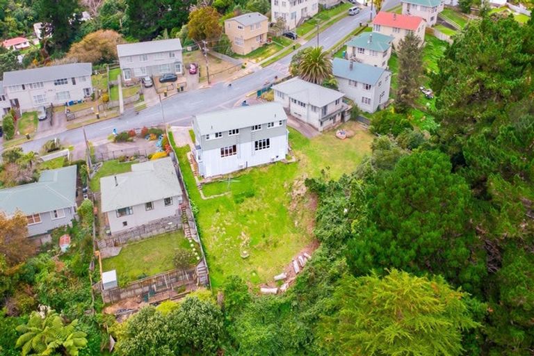 Photo of property in 76-78 Sievers Grove, Cannons Creek, Porirua, 5024