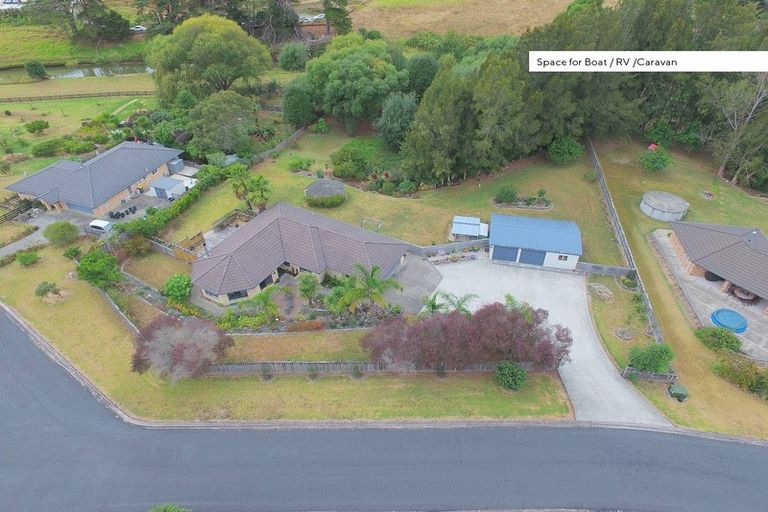 Photo of property in 8 Puhoi Close, Puhoi, Warkworth, 0994