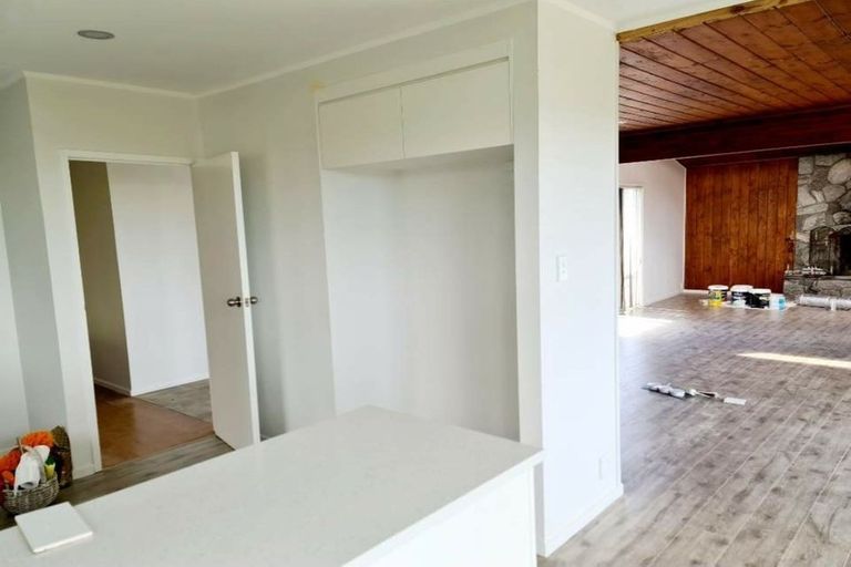 Photo of property in 15 Noeleen Street, Glenfield, Auckland, 0629