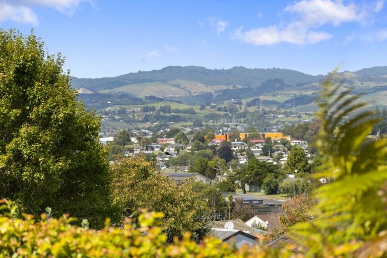 Photo of property in 42 Bell Common Close, Bethlehem, Tauranga, 3110