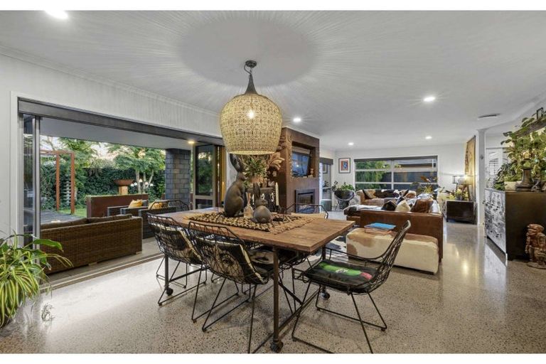 Photo of property in 10 Cooke Farm Grove, Waiwhakaiho, New Plymouth, 4312