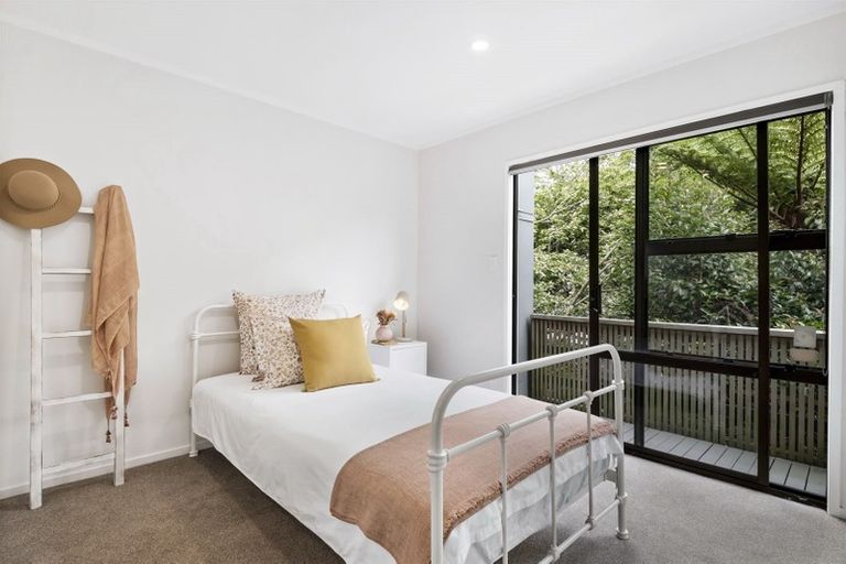 Photo of property in 2/88 Lauderdale Road, Birkdale, Auckland, 0626