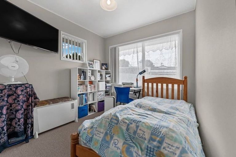 Photo of property in 12 Suwyn Place, Weymouth, Auckland, 2103