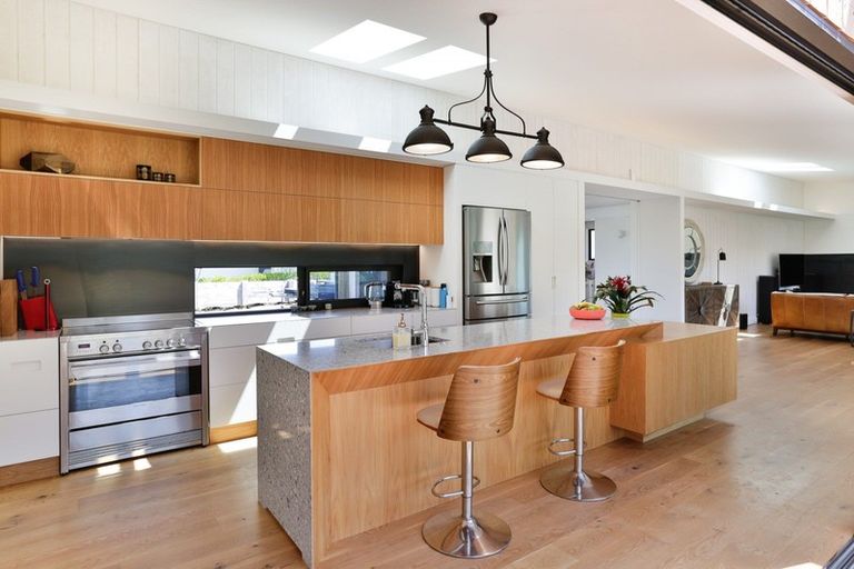 Photo of property in 6 Kuiwai Drive, Rainbow Point, Taupo, 3330