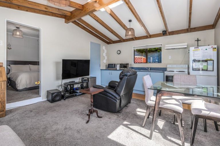 Photo of property in 40 Postgate Drive, Whitby, Porirua, 5024