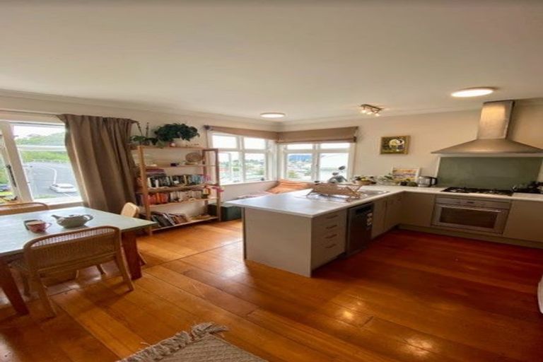 Photo of property in 77 Todman Street, Brooklyn, Wellington, 6021