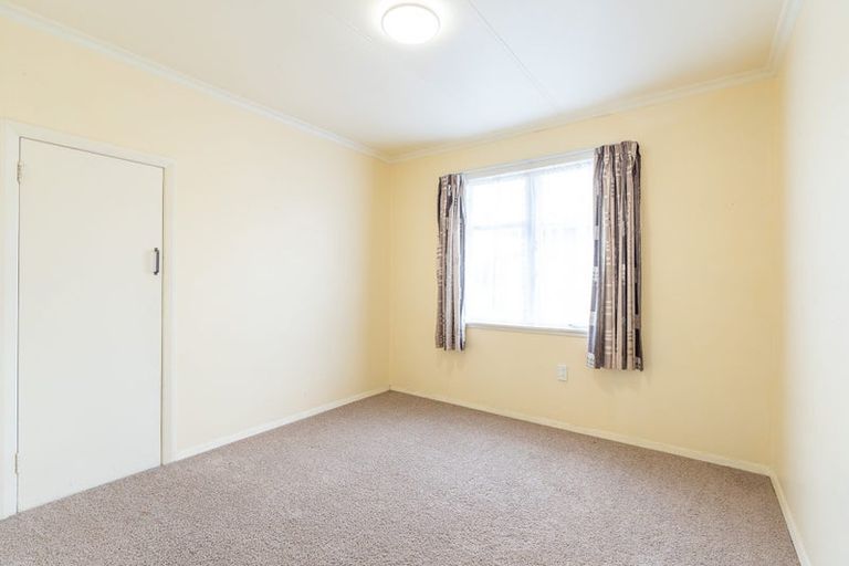 Photo of property in 27 Pembroke Street, Highbury, Palmerston North, 4412