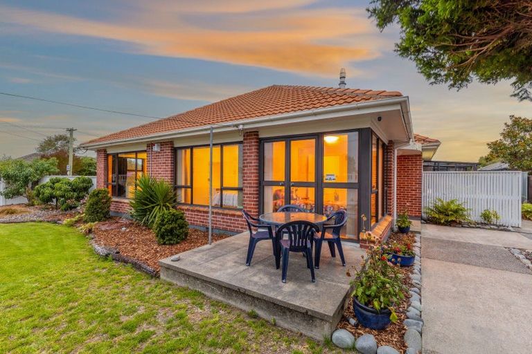 Photo of property in 18 Voss Street, Shirley, Christchurch, 8013