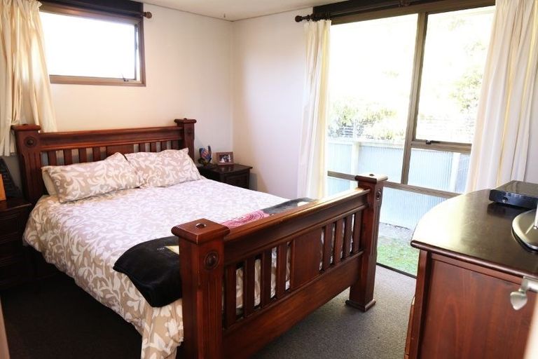 Photo of property in 15 Wanstead Place, Woolston, Christchurch, 8062