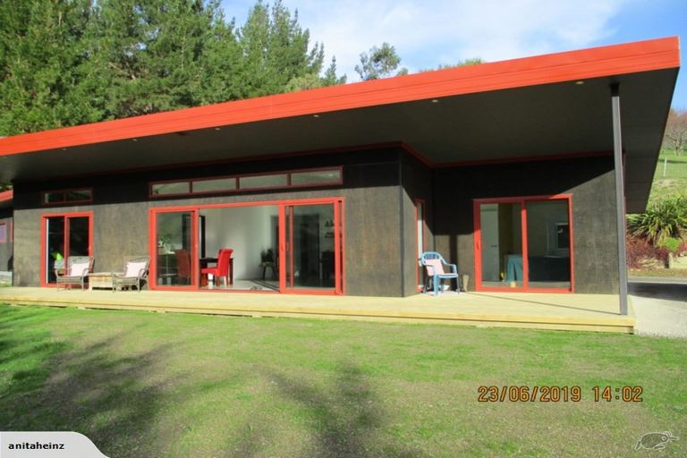 Photo of property in 35 Totara View Road, Wakefield, 7095