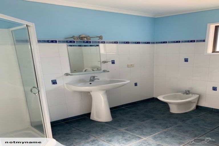 Photo of property in 83 Ferry Parade, Herald Island, Auckland, 0618