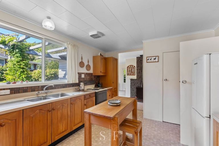 Photo of property in 53 Seddon Street, Waikanae, 5036