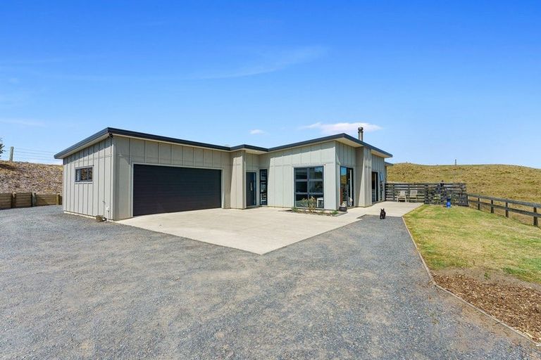 Photo of property in 174 Harakeke Road, Te Horo, Otaki, 5581