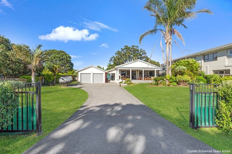 Photo of property in 243 One Tree Point Road, One Tree Point, 0118