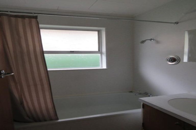 Photo of property in 4/6 Karamu Street, Strandon, New Plymouth, 4312