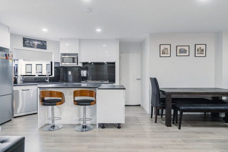 Photo of property in 1 Kohuora Lane, Papatoetoe, Auckland, 2025