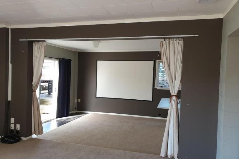 Photo of property in 1/56 Waipani Road, Te Atatu Peninsula, Auckland, 0610