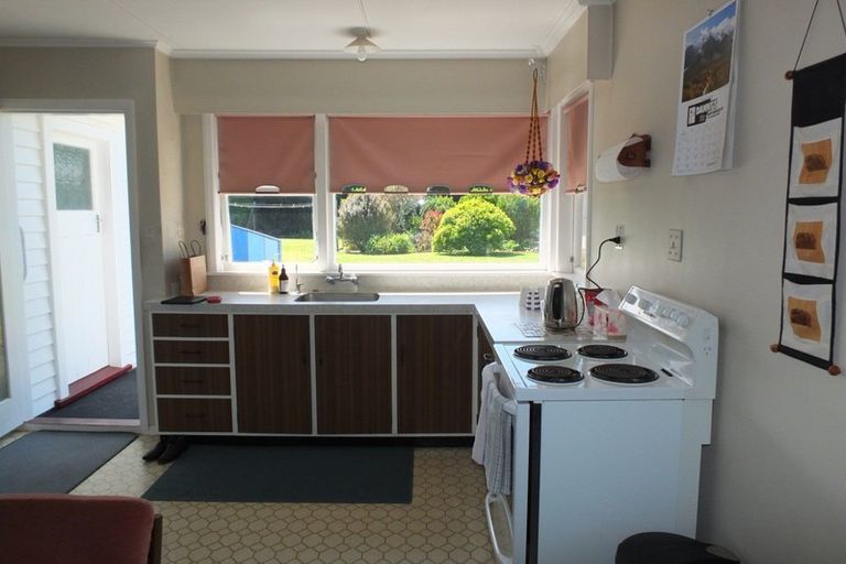Photo of property in 43 Edinburgh Terrace, Foxton Beach, Foxton, 4815