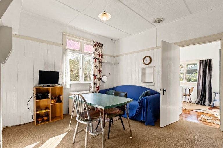 Photo of property in 24 Seymour Street, Waitara, 4320